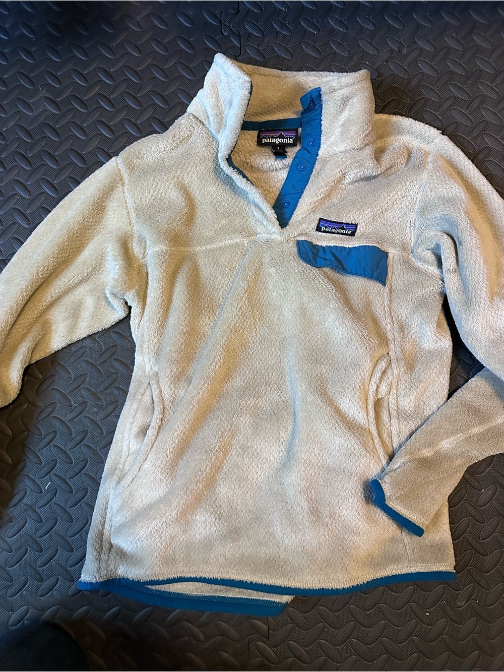 Patagonia Cream Fleece Pullover with Blue Trim